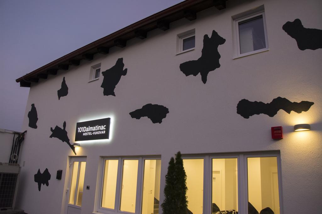 Hostel 101 Dalmatinac Vukovar Exterior foto